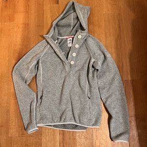 North face, women’s quarter zip sweater with buttons and hand warming pocket